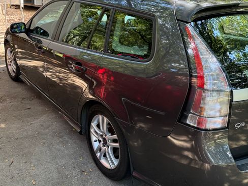 Used 2011 Saab 9-3 Aero image 11