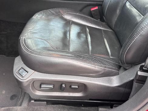 Used 2016 Ford Taurus Limited image 11