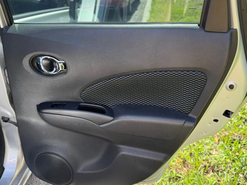Used 2014 Nissan Versa Note SV FWD image 15