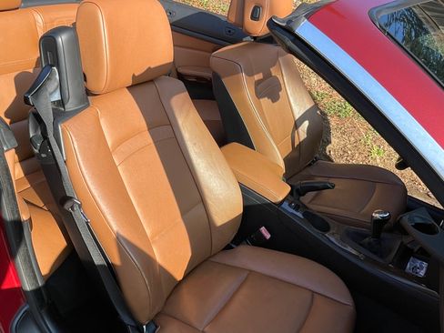 Used 2012 BMW 335i Convertible image 18