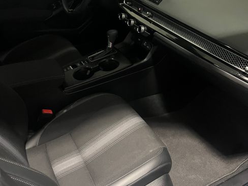 Used 2024 Honda Civic Sport image 10