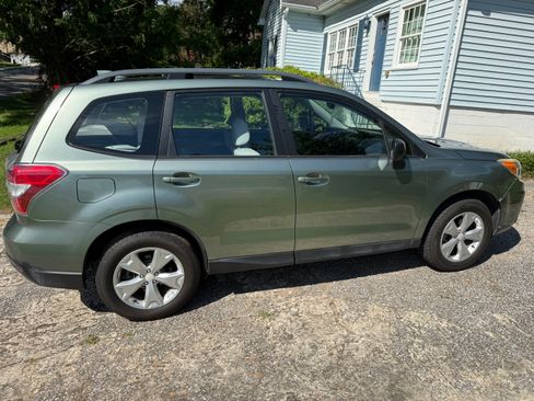 Used 2016 Subaru Forester 2.5i w/ Alloy Wheel Package AWD/4WD image 5