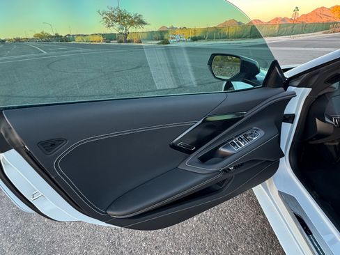 Used 2024 Chevrolet Corvette Stingray Convertible 2D image 16