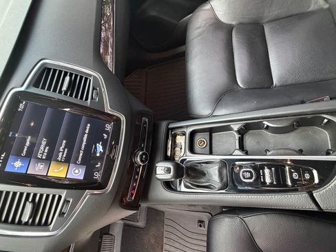 Used 2019 Volvo XC90 T6 Momentum w/ Advanced Package AWD/4WD image 16