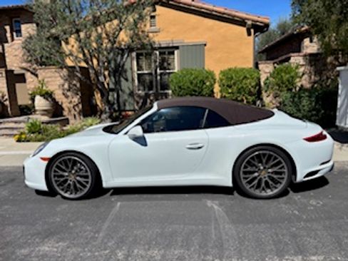 Used 2017 Porsche 911 Carrera image 1