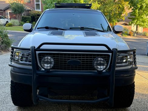 Used 2000 Ford Expedition Eddie Bauer AWD/4WD image 4