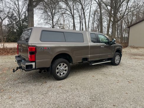 Used 2023 Ford F350 Lariat w/ Chrome Package image 1