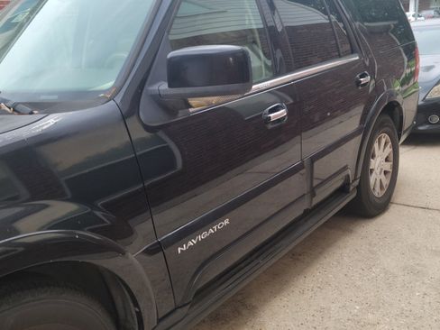 Used 2004 Lincoln Navigator 2WD image 8