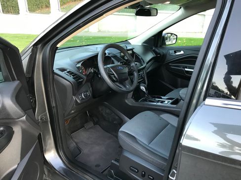 Used 2019 Ford Escape SE image 11