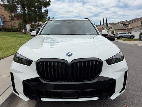 Used 2024 BMW X5 xDrive50e w/ M Sport Package AWD/4WD image 11
