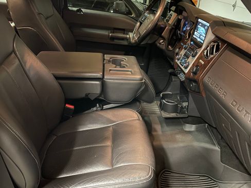 Used 2016 Ford F250 Lariat w/ Lariat Ultimate Package image 14