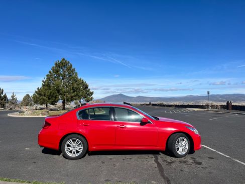 Used 2013 INFINITI G37 x Sedan w/ Premium Pkg image 4