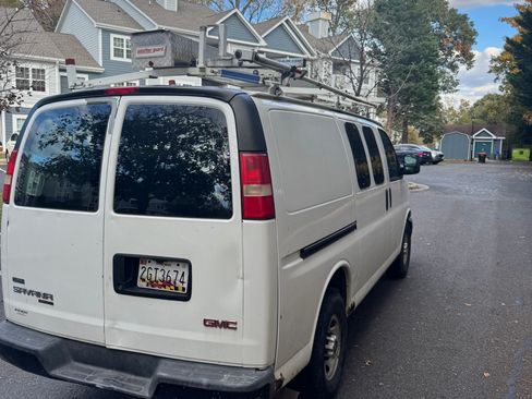 Used 2011 GMC Savana 2500 image 5