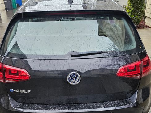 Used 2015 Volkswagen e-Golf SEL Premium image 10