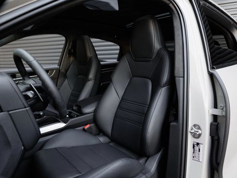 Used 2025 Porsche Cayenne GTS image 12