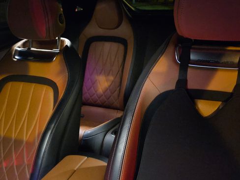 Used 2021 Mercedes-Benz AMG GT 43 image 2