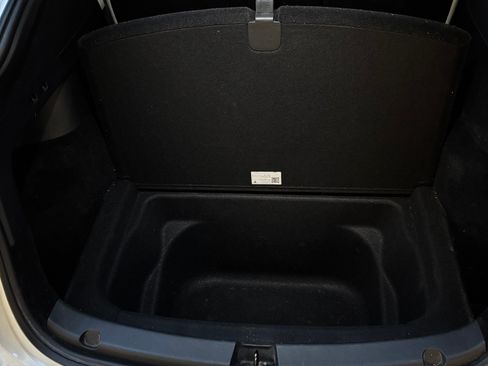 Used 2022 Tesla Model Y Long Range image 15