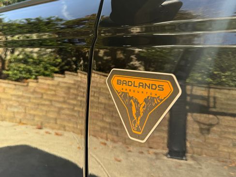 Used 2023 Ford Bronco Badlands image 10