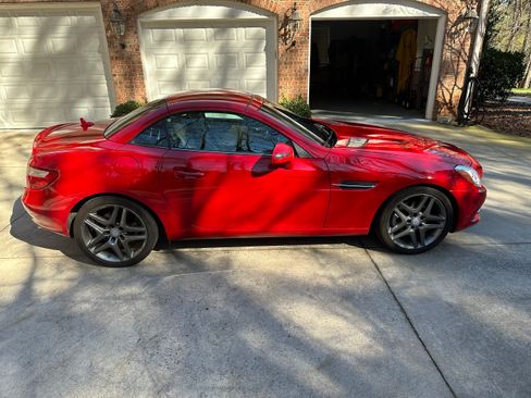 Used 2013 Mercedes-Benz SLK 250 image 2