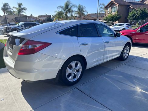 Used 2011 Honda Crosstour EX-L image 2