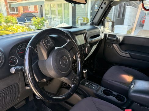 Used 2013 Jeep Wrangler Sport image 12