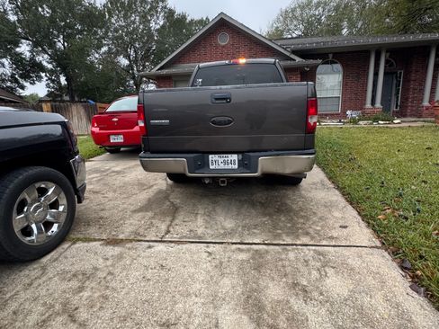 Used 2006 Ford F150 Lariat image 2