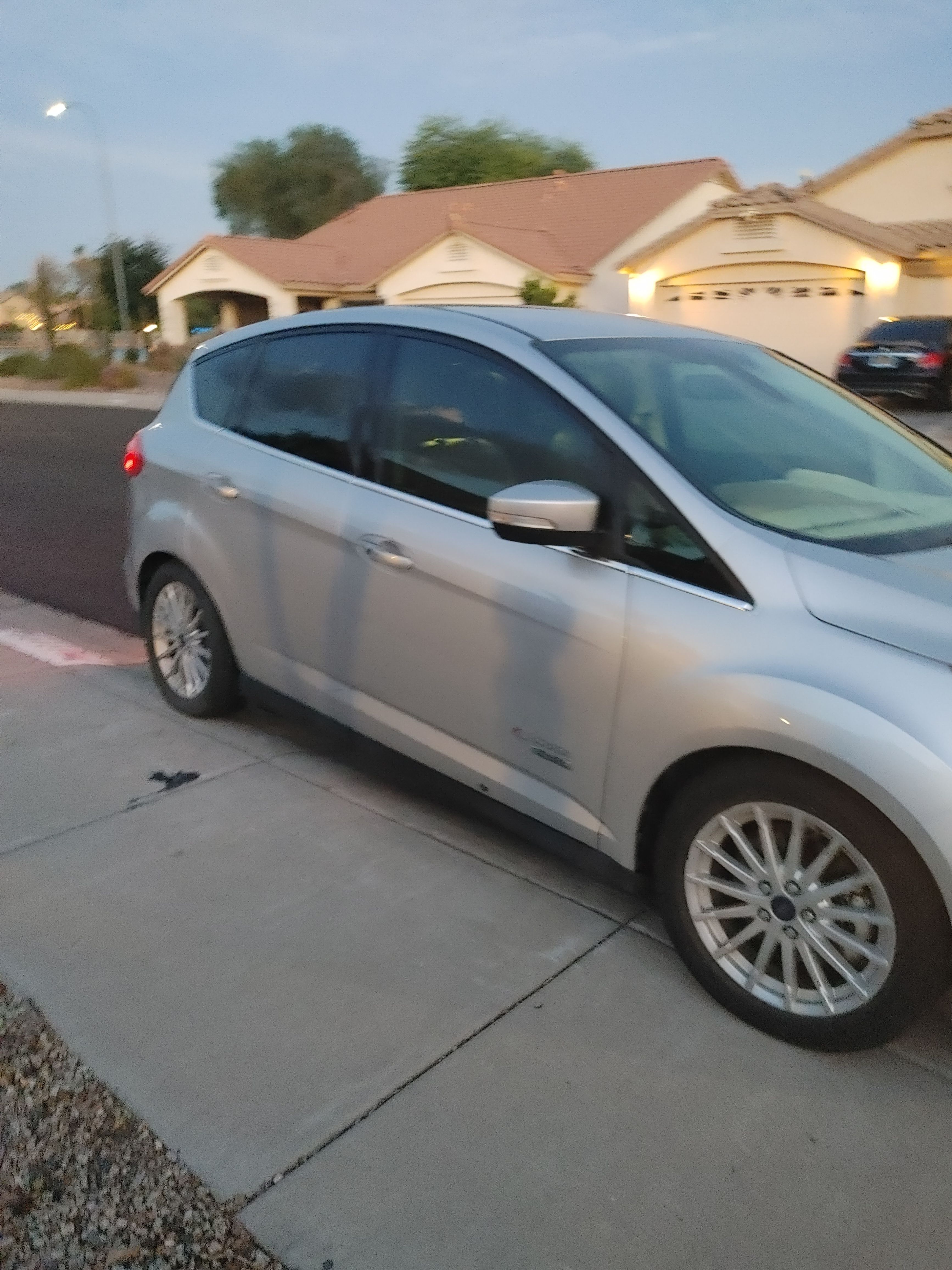 Used 2015 Ford C-MAX Energi SEL w/ Equipment Group 302A FWD image 6