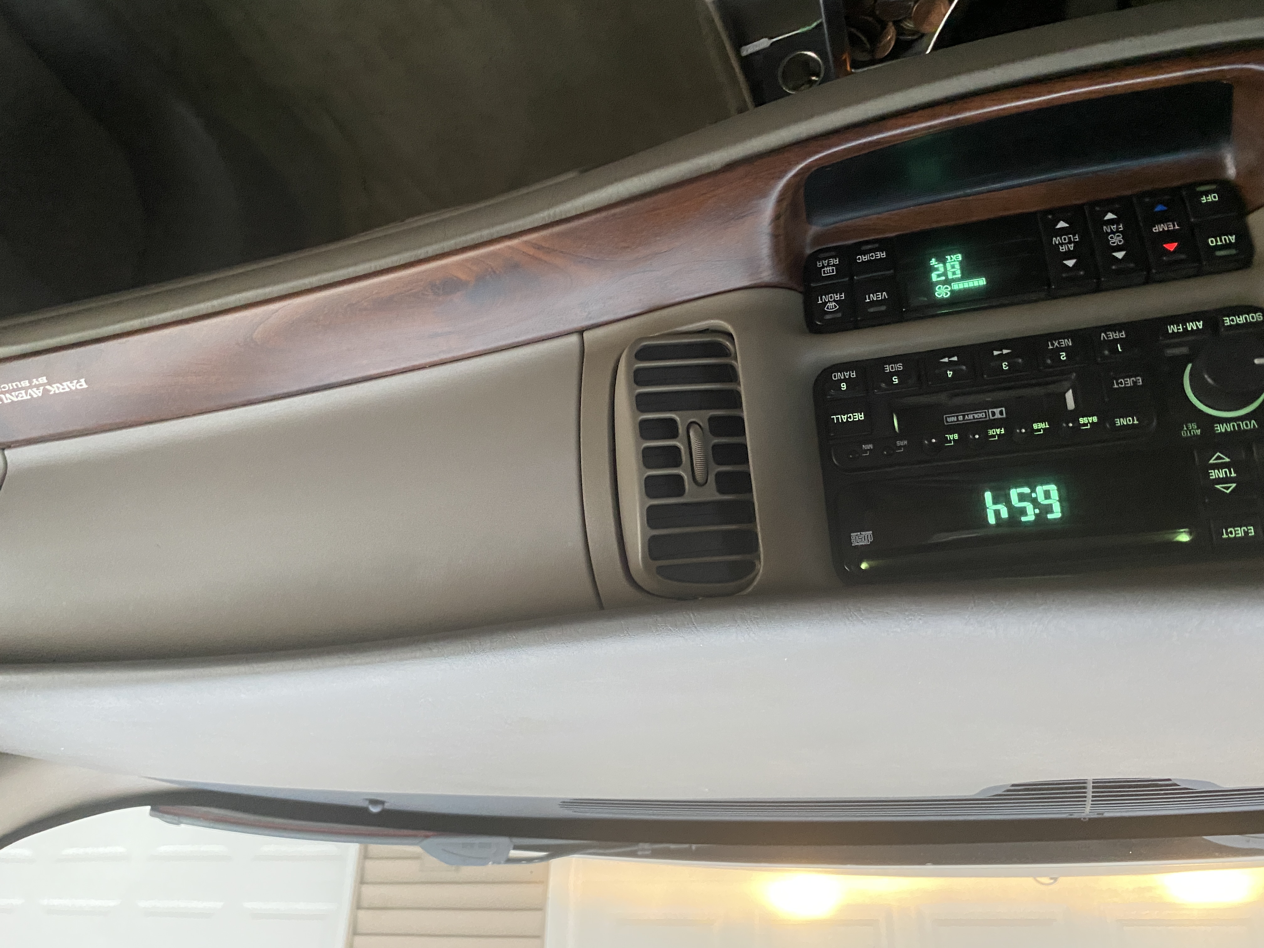 Used 1999 Buick Park Avenue FWD image 22