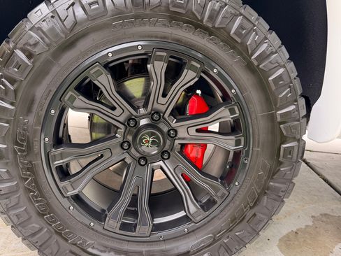 Used 2022 GMC Sierra 1500 AT4 w/ AT4 Premium Package AWD/4WD image 29