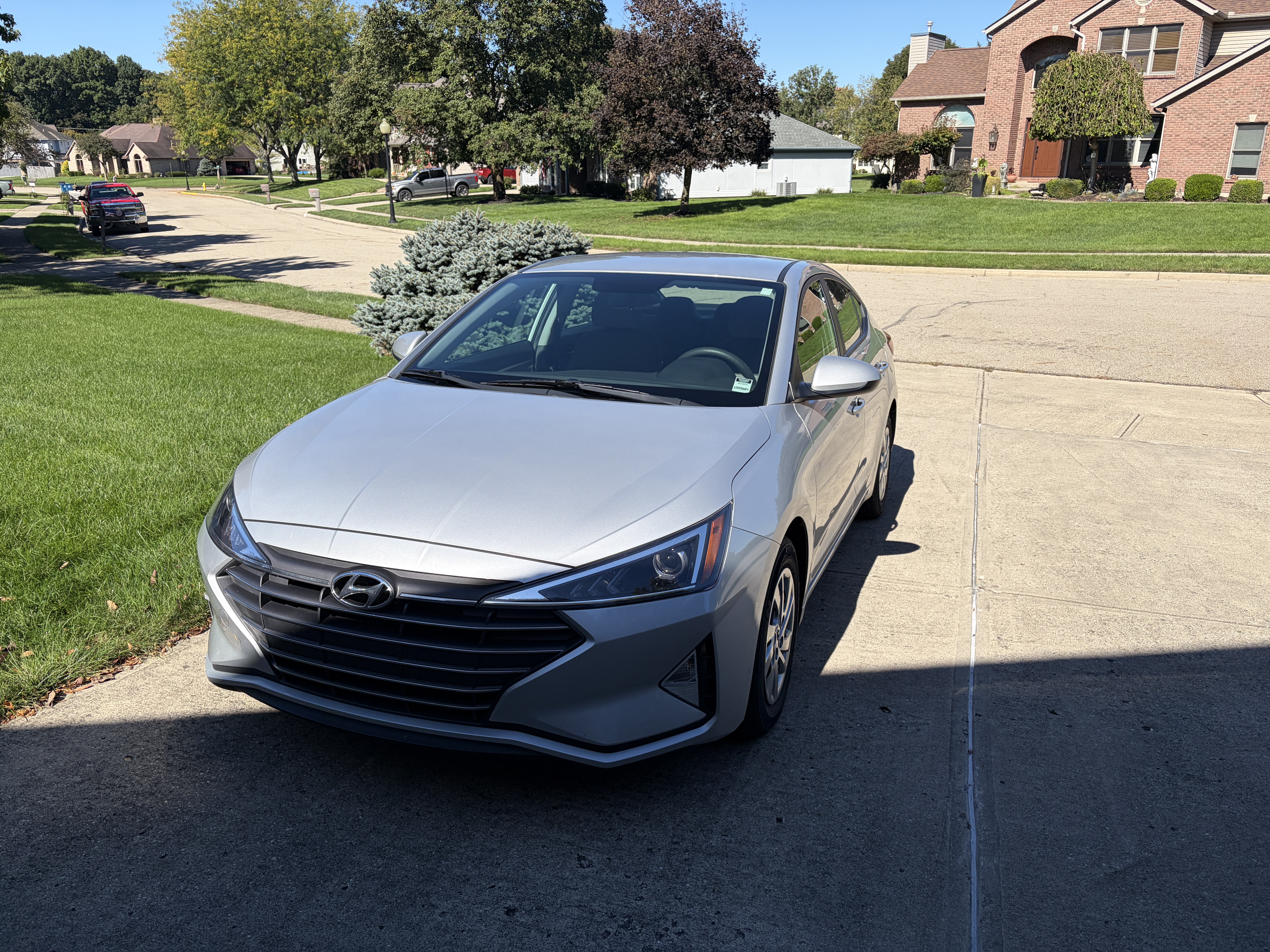 Used 2019 Hyundai Elantra SE FWD image 2