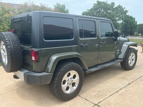 Used 2015 Jeep Wrangler Unlimited Sahara w/ Dual Top Group AWD/4WD image 6