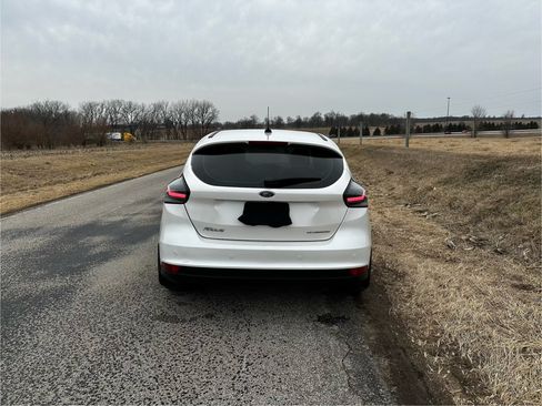 Used 2016 Ford Focus Titanium image 10