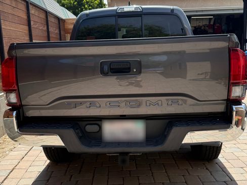 Used 2019 Toyota Tacoma SR5 RWD image 6