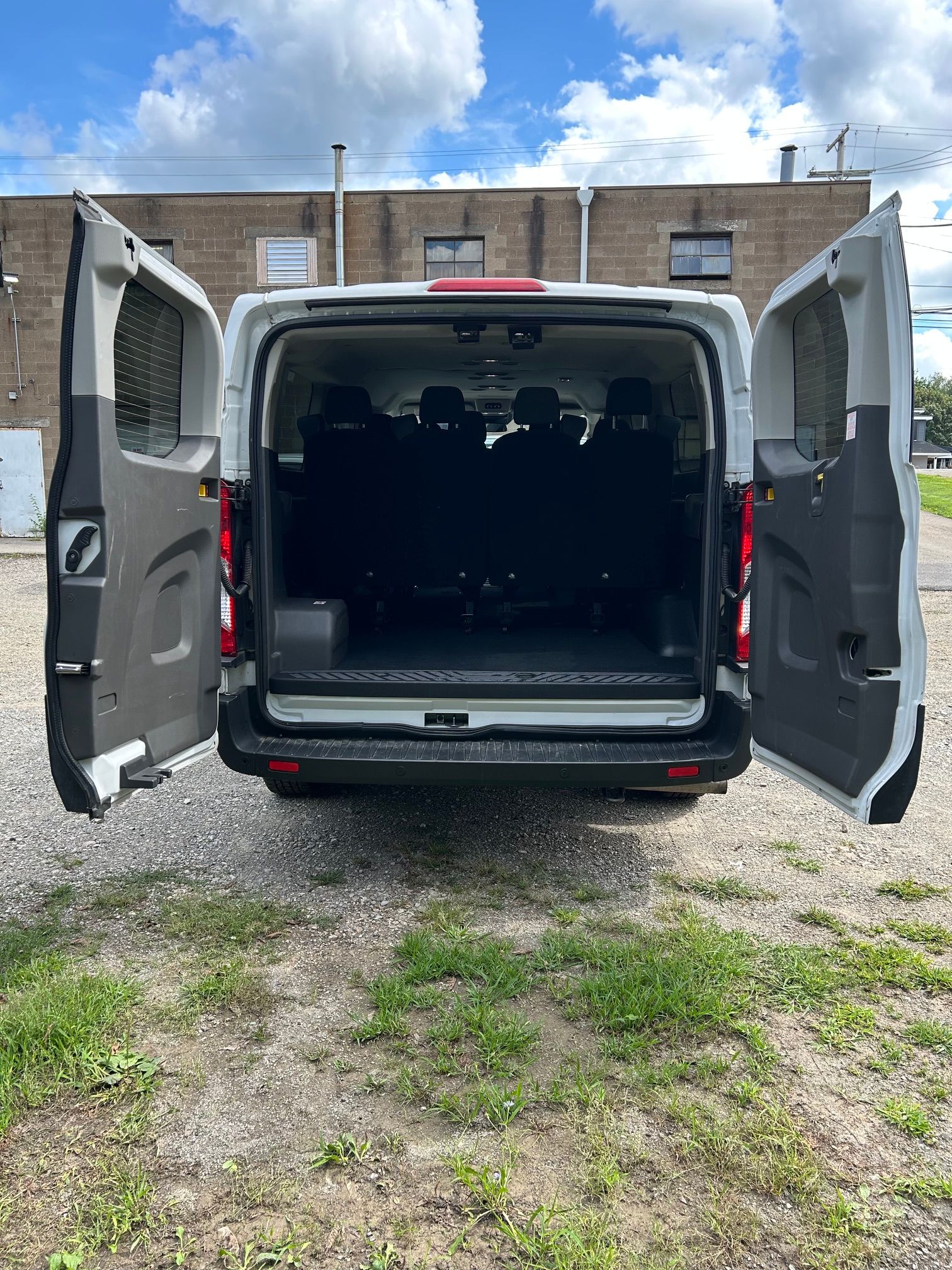 Used 2022 Ford Transit 350 XLT RWD image 2