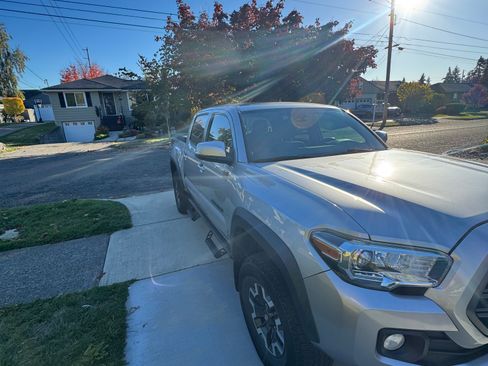 Used 2020 Toyota Tacoma TRD Off-Road image 6