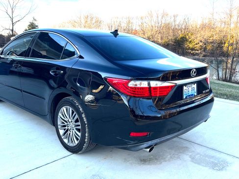 Used 2013 Lexus ES 350 w/ Luxury Pkg image 4