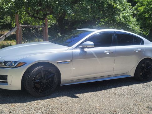 Used 2017 Jaguar XE R-Sport image 1