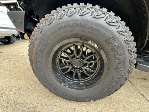 Used 2022 Ford Bronco Wildtrak image 18