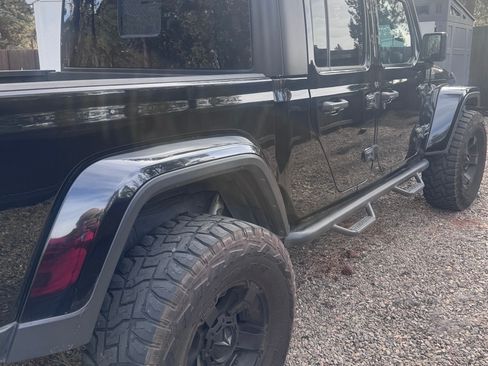 Used 2020 Jeep Gladiator Overland image 2