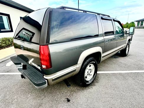Used 1999 Chevrolet Suburban 4WD w/ Preferred Equipment Group 3 image 4