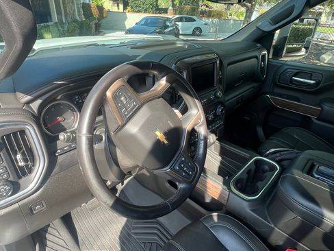 Used 2021 Chevrolet Silverado 2500 High Country w/ Z71 Off-Road Package image 13