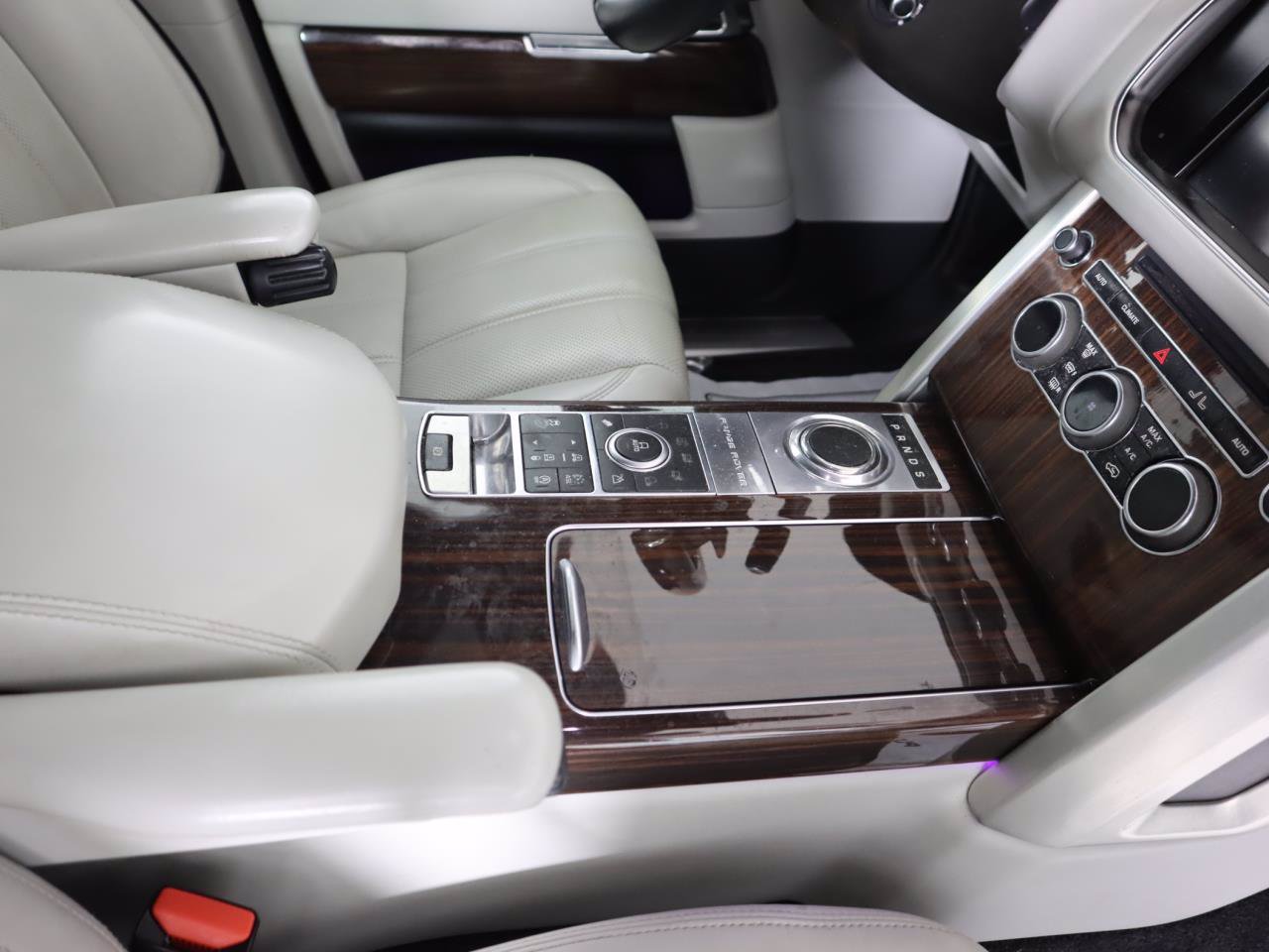 Used 2015 Land Rover Range Rover Supercharged AWD/4WD image 27