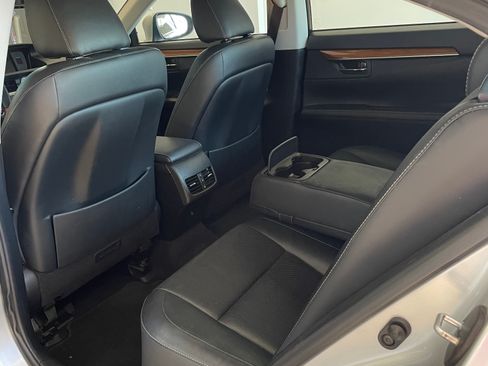 Used 2014 Lexus ES 300h image 16