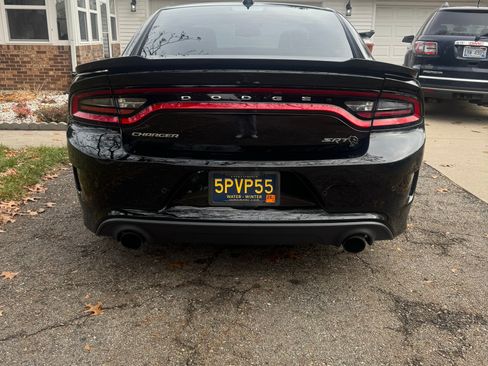 Used 2016 Dodge Charger SRT Hellcat w/ Harman/Kardon Audio Group image 5