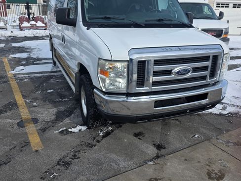 Used 2010 Ford E-250 and Econoline 250 image 4