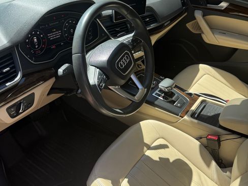 Used 2019 Audi Q5 2.0T Premium Plus w/ Premium Plus Package AWD/4WD image 6