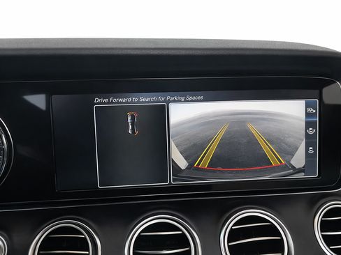 Used 2017 Mercedes-Benz E 300 E 300 4MATIC Sedan 4D image 5