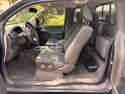 Used 2017 Nissan Frontier Desert Runner RWD image 10