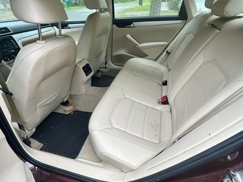 Used 2013 Volkswagen Passat 2.5 SE FWD image 9