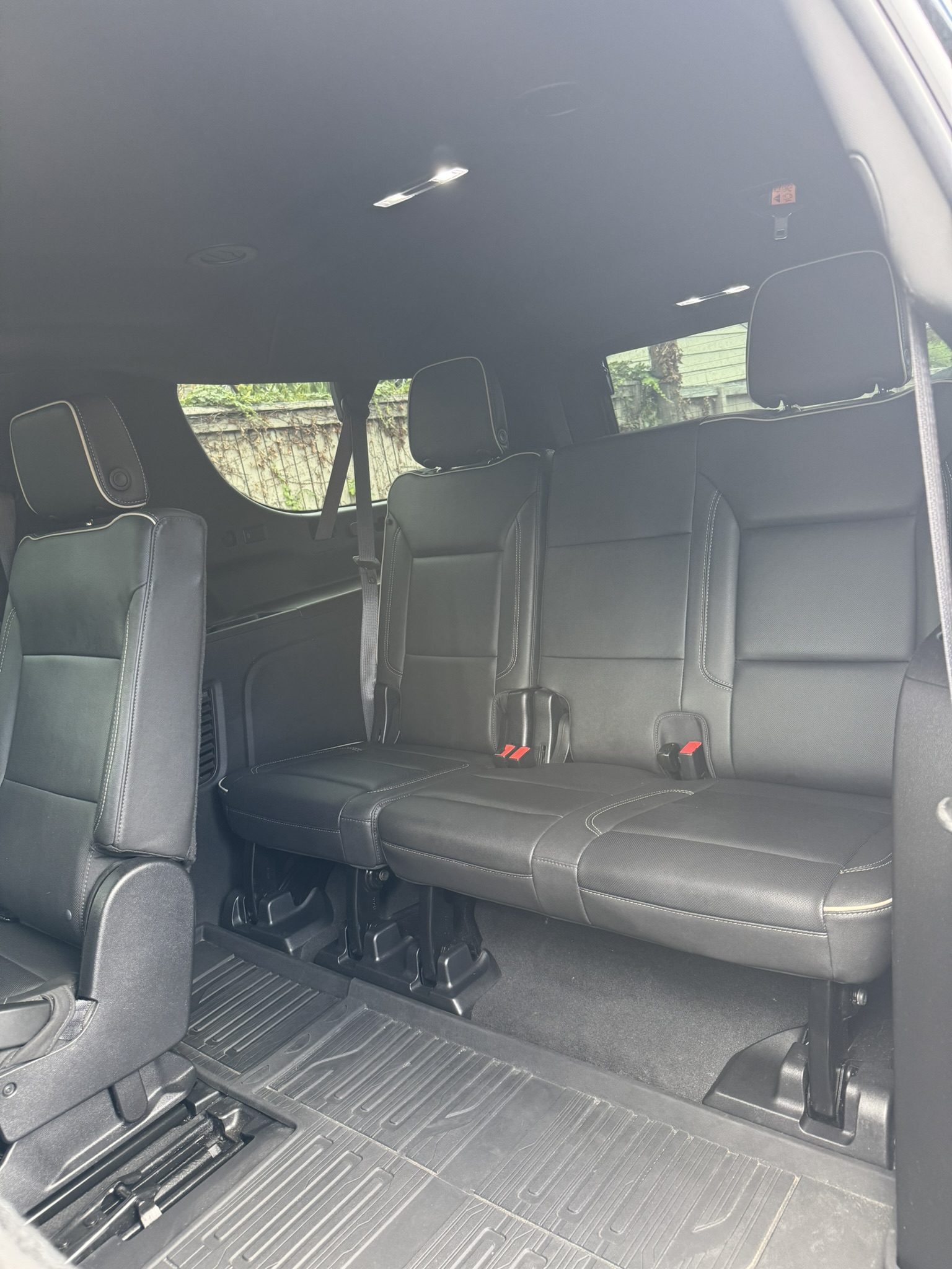 Used 2023 GMC Yukon XL SLT AWD/4WD image 6